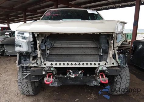 2022 Chevrolet Silverado 1500 4Wd Short Bed Lt Trail Boss from USA, damaged, VIN 3GCUDFEL6NG672899